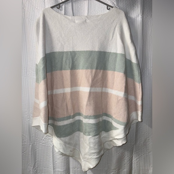 NWT Barefoot Dreams COZYCHIC ULTRA LITE OCEAN BREEZE PONCHO - Picture 5 of 8